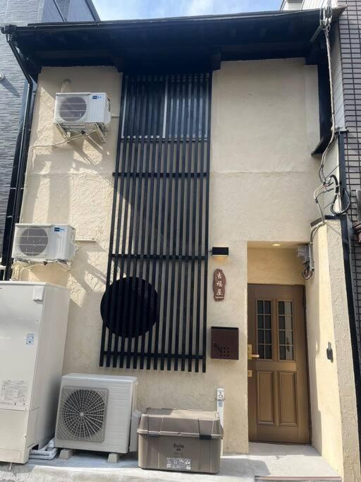 Willa 吉福屋/机场直达/3分步行地铁jr/14分usj/心斋桥/難波 Osaka Zewnętrze zdjęcie